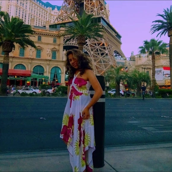 Meet your Posher, Sandra - Picture 3 of 4